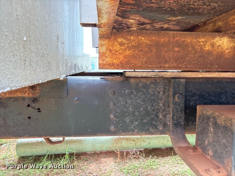 image for item EM0653 2000 GMC C6500 dump truck