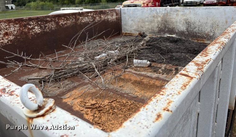 image for item EM0653 2000 GMC C6500 dump truck