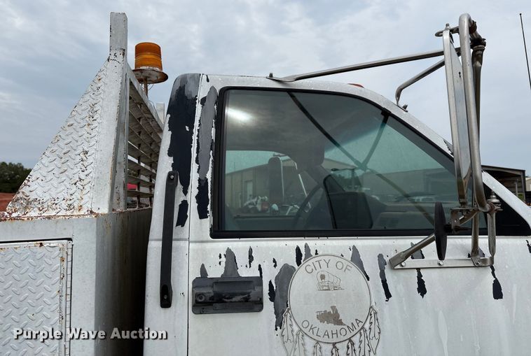 image for item EM0653 2000 GMC C6500 dump truck