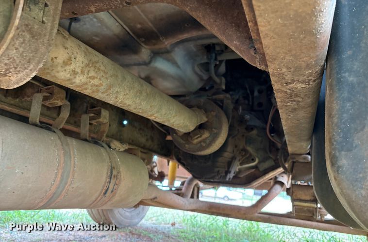 image for item EM0653 2000 GMC C6500 dump truck