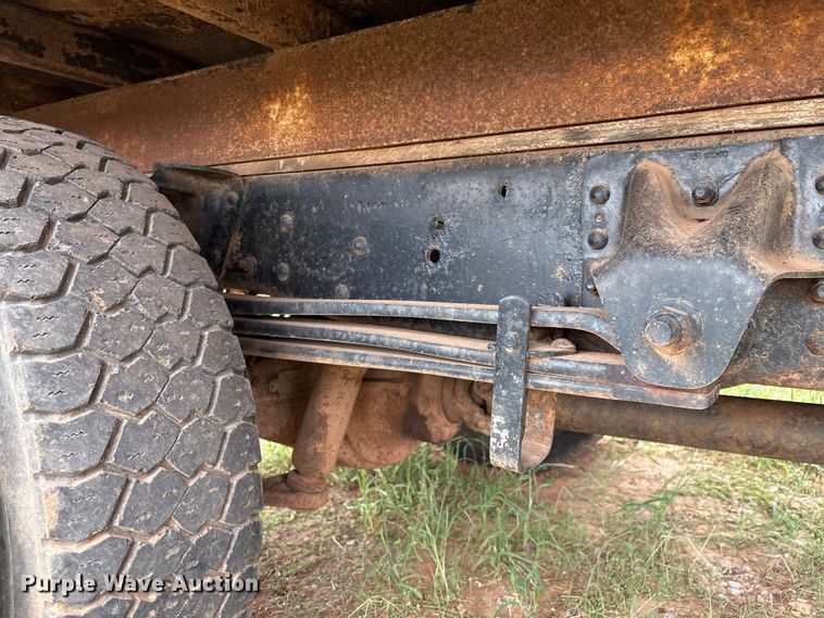 image for item EM0653 2000 GMC C6500 dump truck