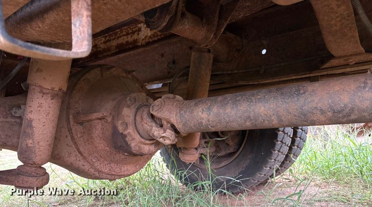 image for item EM0653 2000 GMC C6500 dump truck