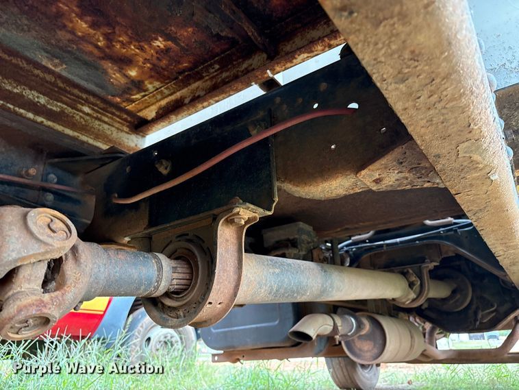 image for item EM0653 2000 GMC C6500 dump truck