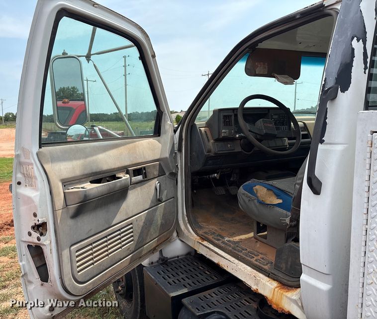 image for item EM0653 2000 GMC C6500 dump truck