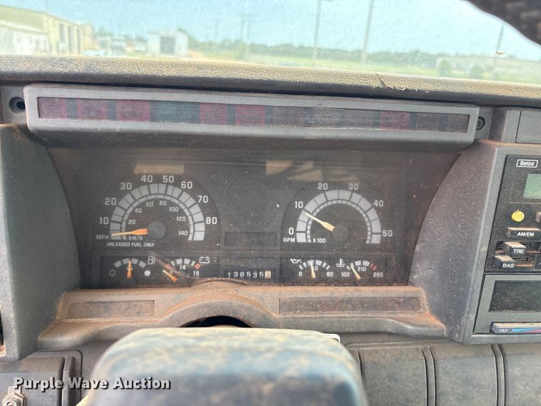 image for item EM0653 2000 GMC C6500 dump truck