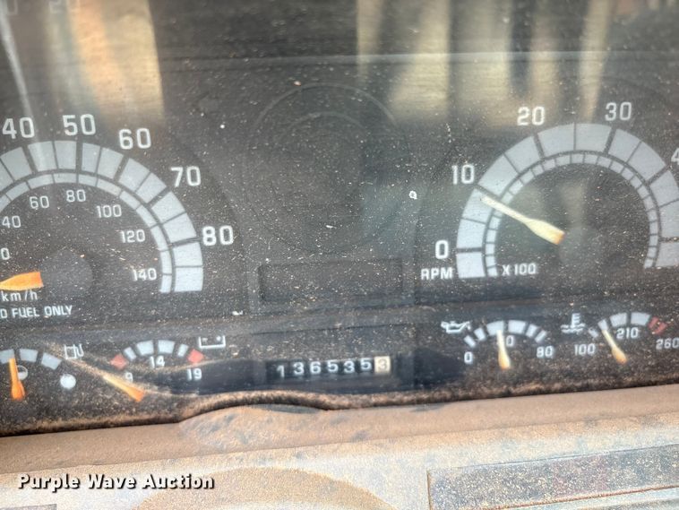 image for item EM0653 2000 GMC C6500 dump truck