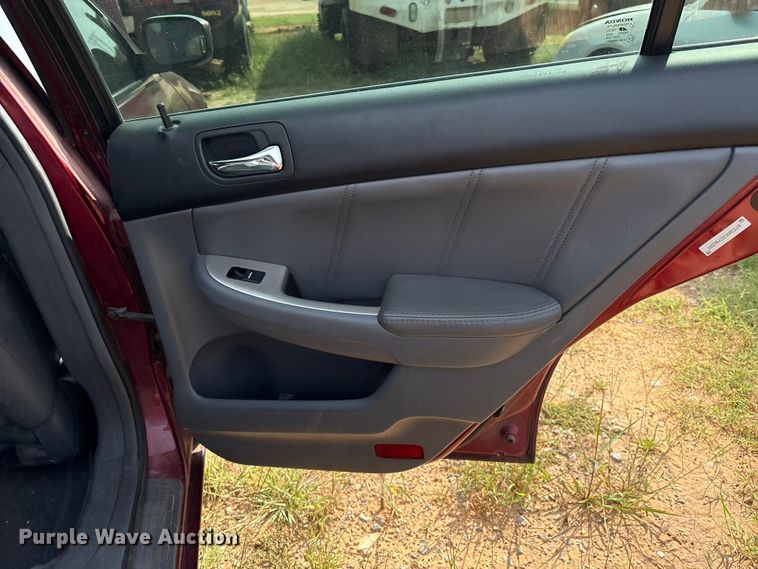 image for item EM0655 2005 Honda Accord Sedan