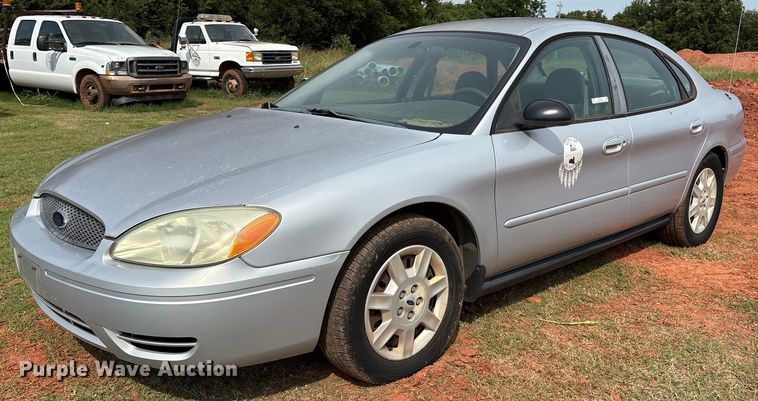image for item EM0656 2004 Ford Taurus LX 