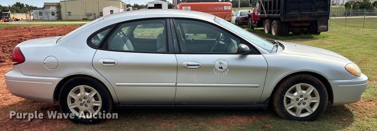 image for item EM0656 2004 Ford Taurus LX 