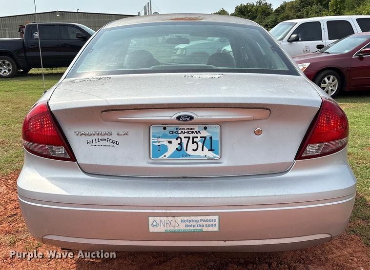 image for item EM0656 2004 Ford Taurus LX 