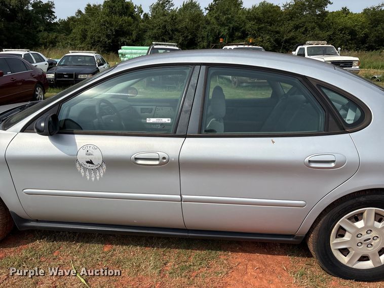 image for item EM0656 2004 Ford Taurus LX 