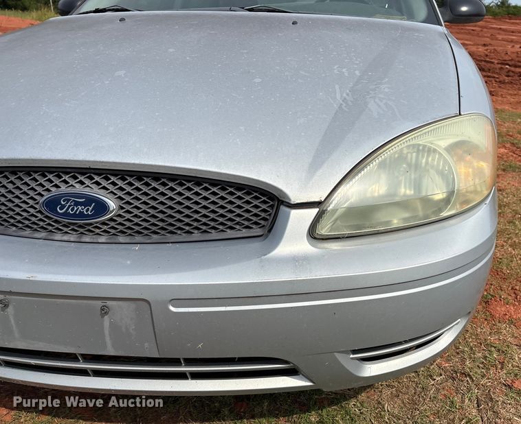 image for item EM0656 2004 Ford Taurus LX 