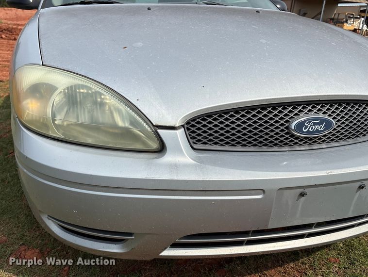 image for item EM0656 2004 Ford Taurus LX 