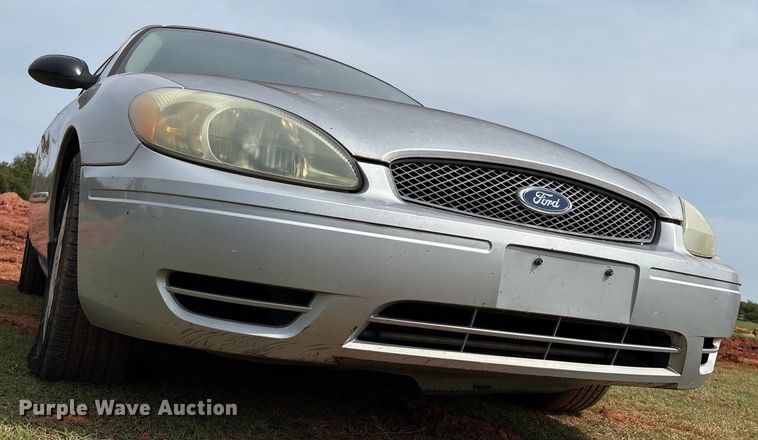 image for item EM0656 2004 Ford Taurus LX 