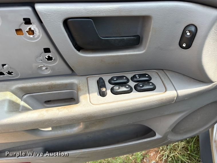 image for item EM0656 2004 Ford Taurus LX 