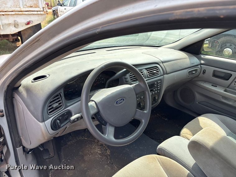 image for item EM0656 2004 Ford Taurus LX 