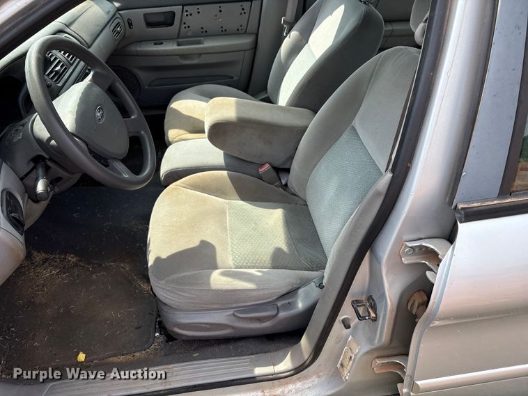 image for item EM0656 2004 Ford Taurus LX 