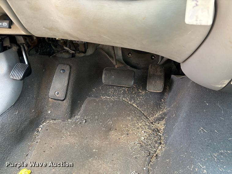 image for item EM0656 2004 Ford Taurus LX 