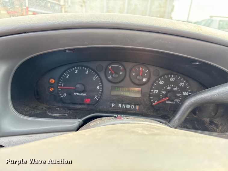 image for item EM0656 2004 Ford Taurus LX 