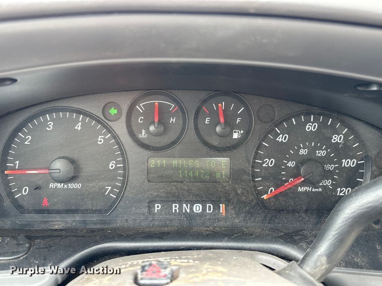 image for item EM0656 2004 Ford Taurus LX 