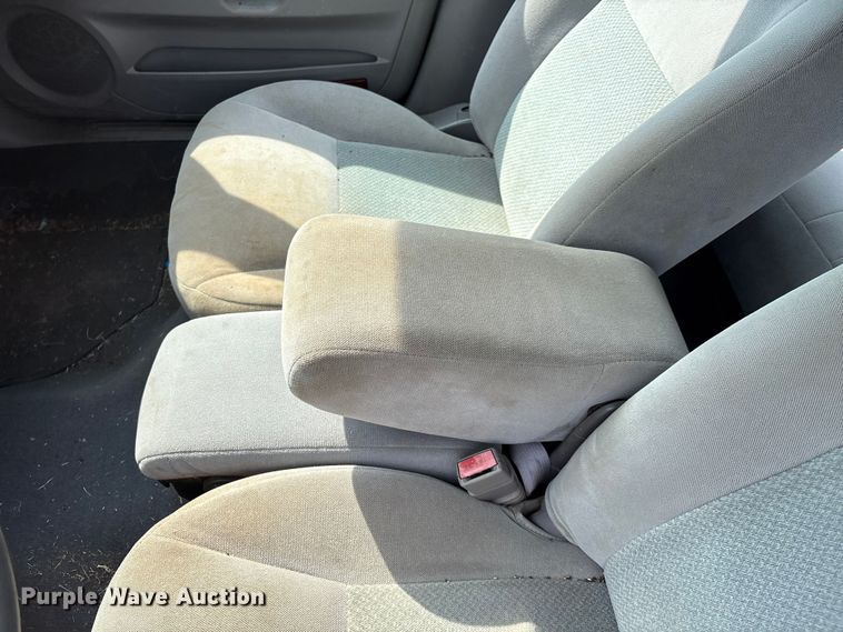 image for item EM0656 2004 Ford Taurus LX 