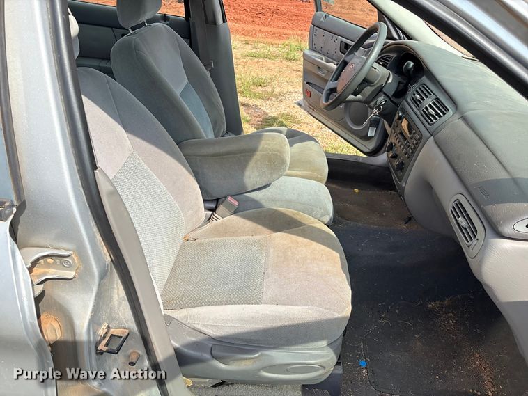 image for item EM0656 2004 Ford Taurus LX 