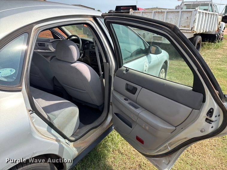 image for item EM0656 2004 Ford Taurus LX 