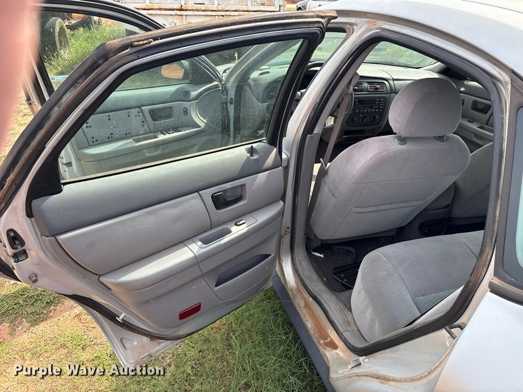 image for item EM0656 2004 Ford Taurus LX 