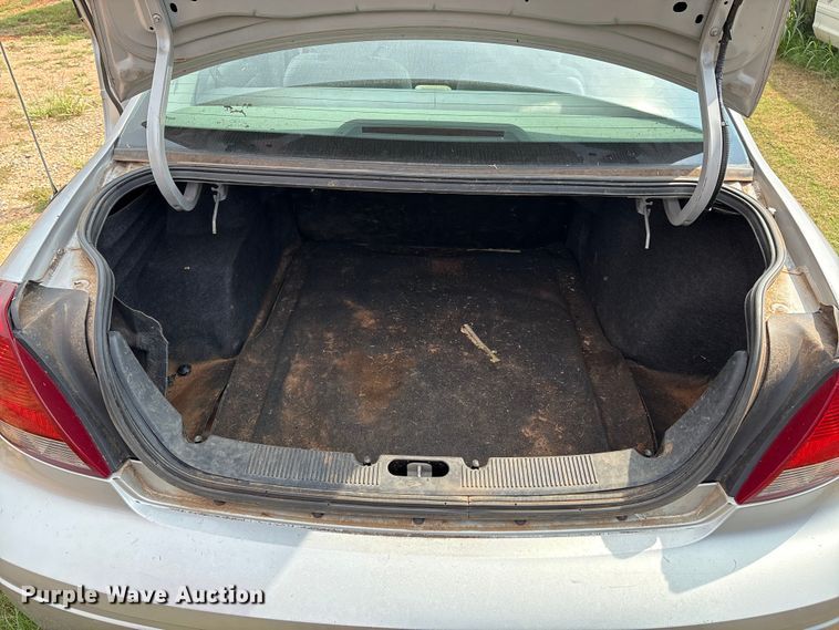 image for item EM0656 2004 Ford Taurus LX 