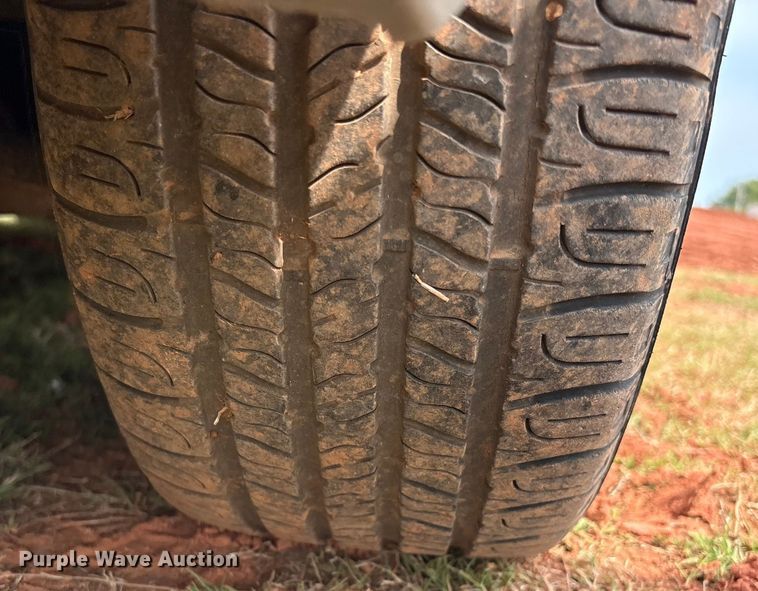 image for item EM0656 2004 Ford Taurus LX 