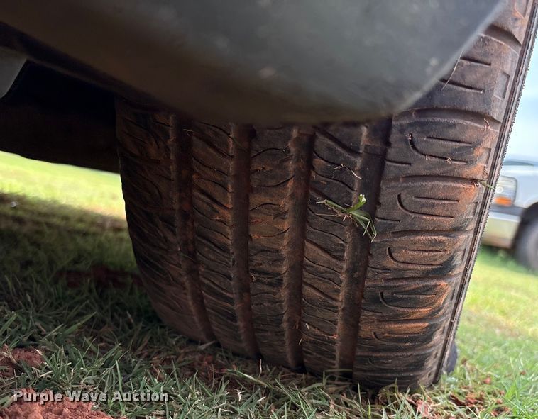 image for item EM0656 2004 Ford Taurus LX 