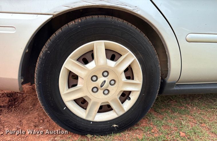 image for item EM0656 2004 Ford Taurus LX 