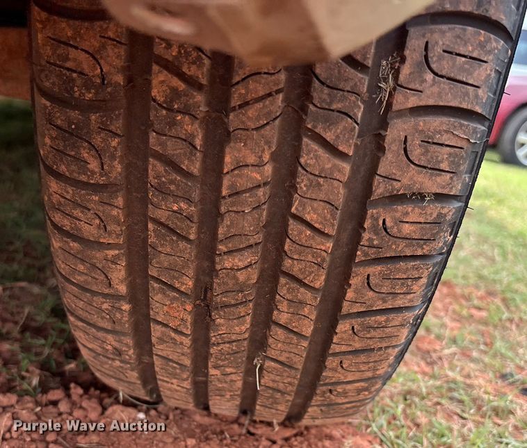 image for item EM0656 2004 Ford Taurus LX 