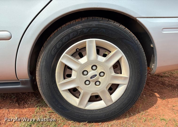 image for item EM0656 2004 Ford Taurus LX 