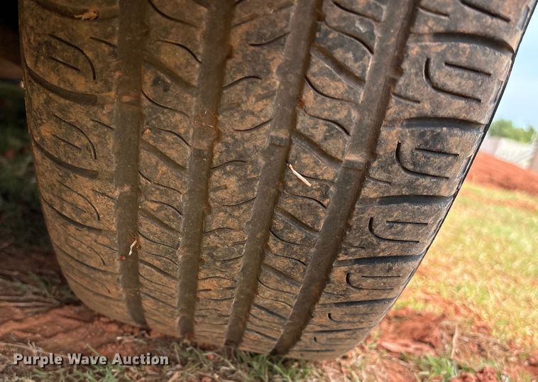 image for item EM0656 2004 Ford Taurus LX 