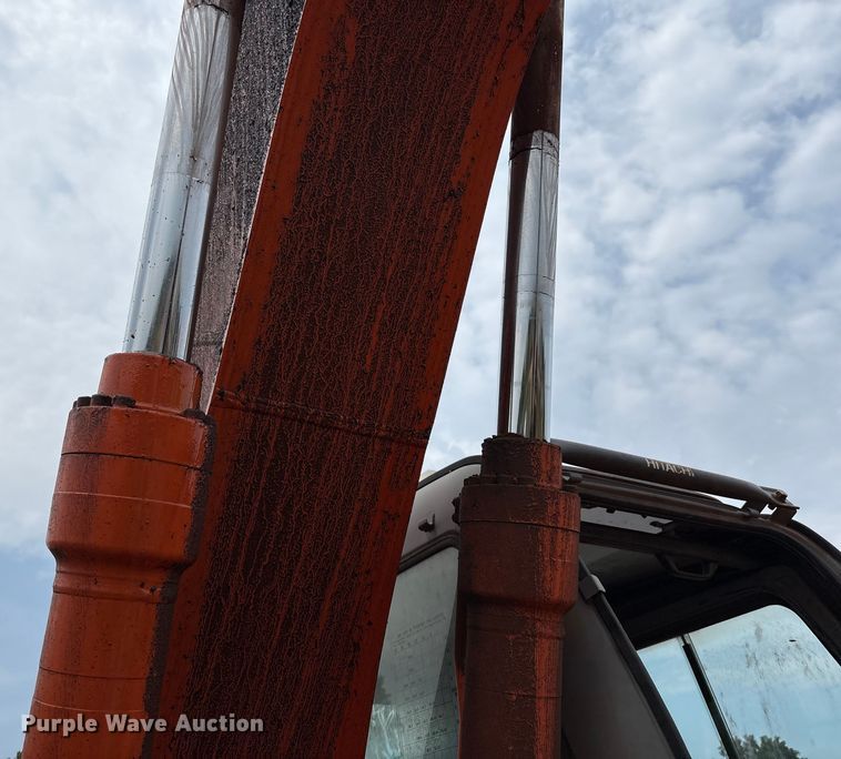 image for item EM0657 2006 Hitachi Zaxis 160LC excavator