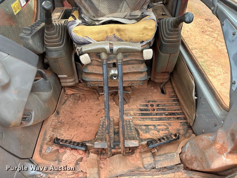 image for item EM0657 2006 Hitachi Zaxis 160LC excavator