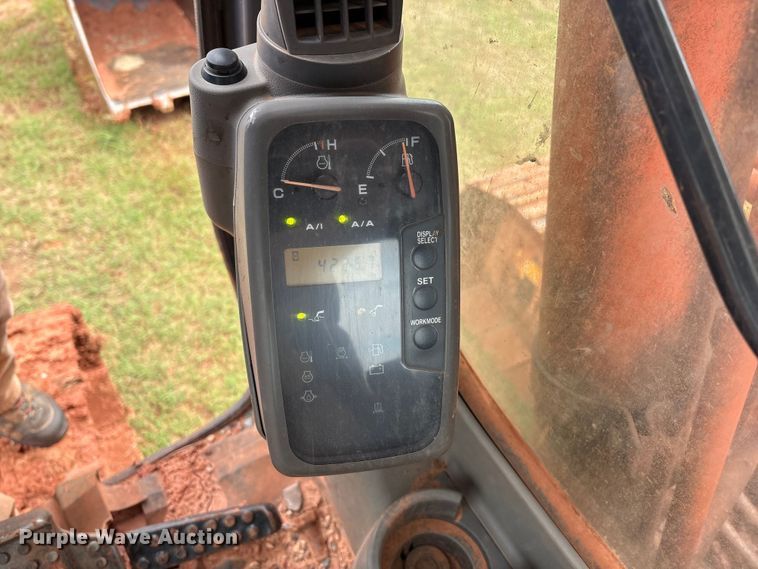 image for item EM0657 2006 Hitachi Zaxis 160LC excavator