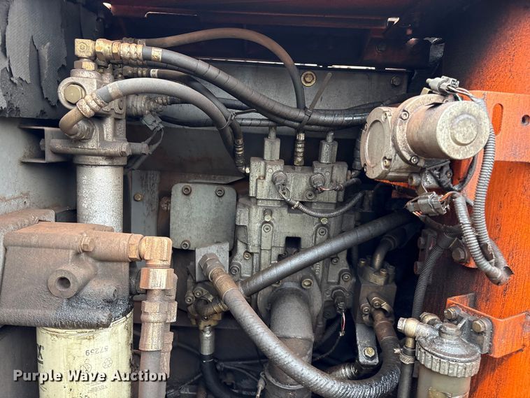 image for item EM0657 2006 Hitachi Zaxis 160LC excavator