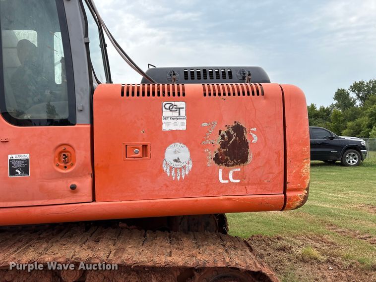 image for item EM0657 2006 Hitachi Zaxis 160LC excavator