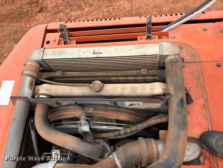 image for item EM0657 2006 Hitachi Zaxis 160LC excavator