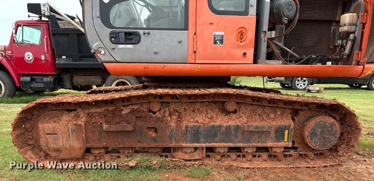 image for item EM0657 2006 Hitachi Zaxis 160LC excavator