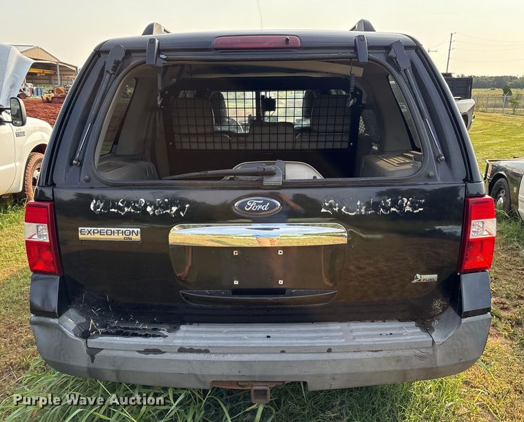 image for item EM0660 2010 Ford Expedition XLT SUV