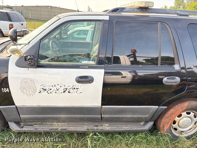 image for item EM0660 2010 Ford Expedition XLT SUV