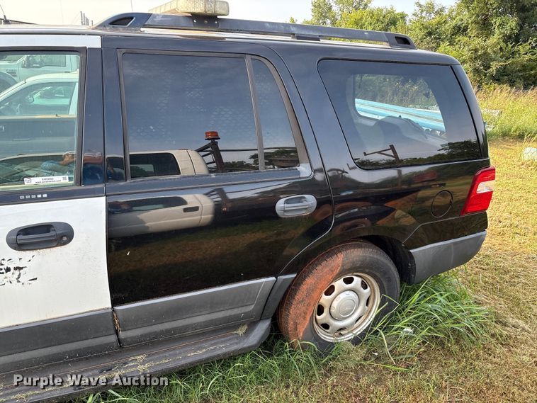 image for item EM0660 2010 Ford Expedition XLT SUV