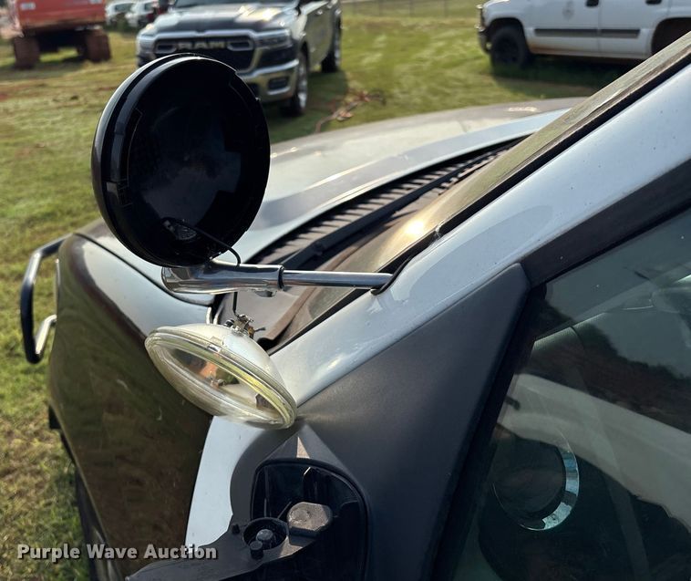 image for item EM0660 2010 Ford Expedition XLT SUV