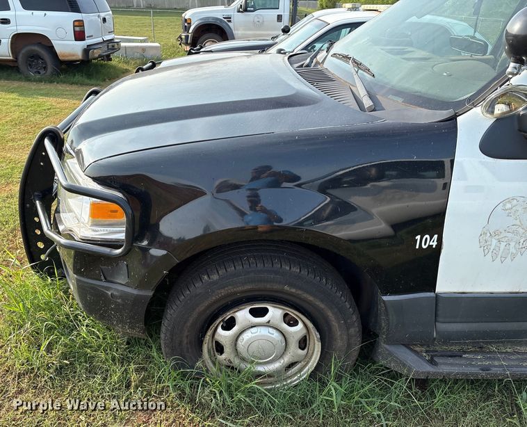 image for item EM0660 2010 Ford Expedition XLT SUV