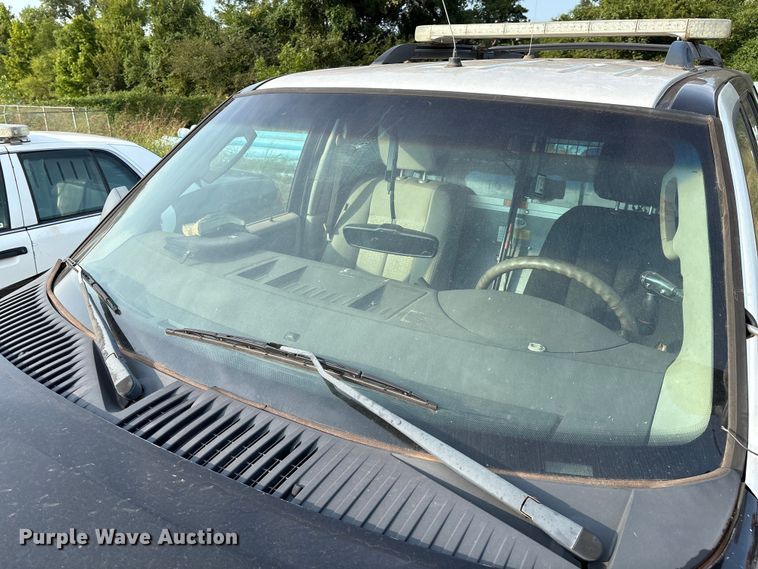 image for item EM0660 2010 Ford Expedition XLT SUV