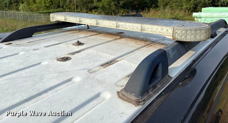 image for item EM0660 2010 Ford Expedition XLT SUV