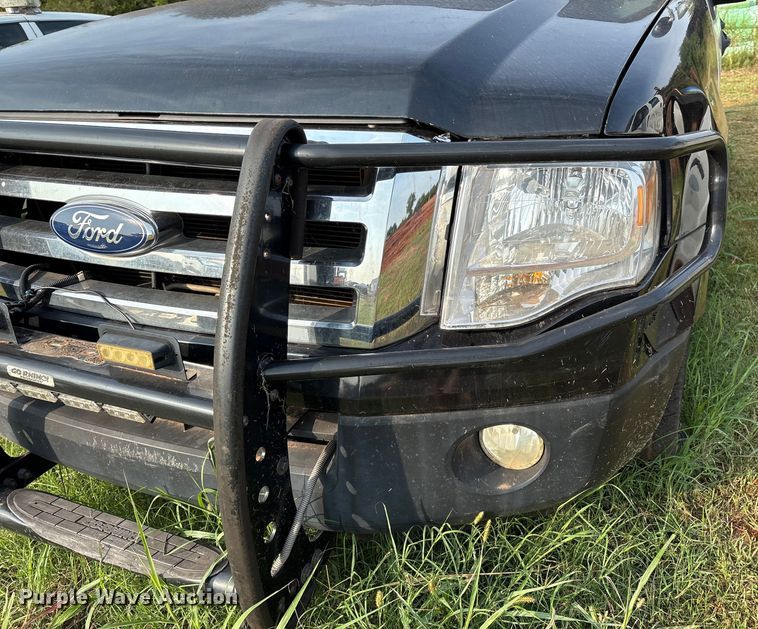 image for item EM0660 2010 Ford Expedition XLT SUV